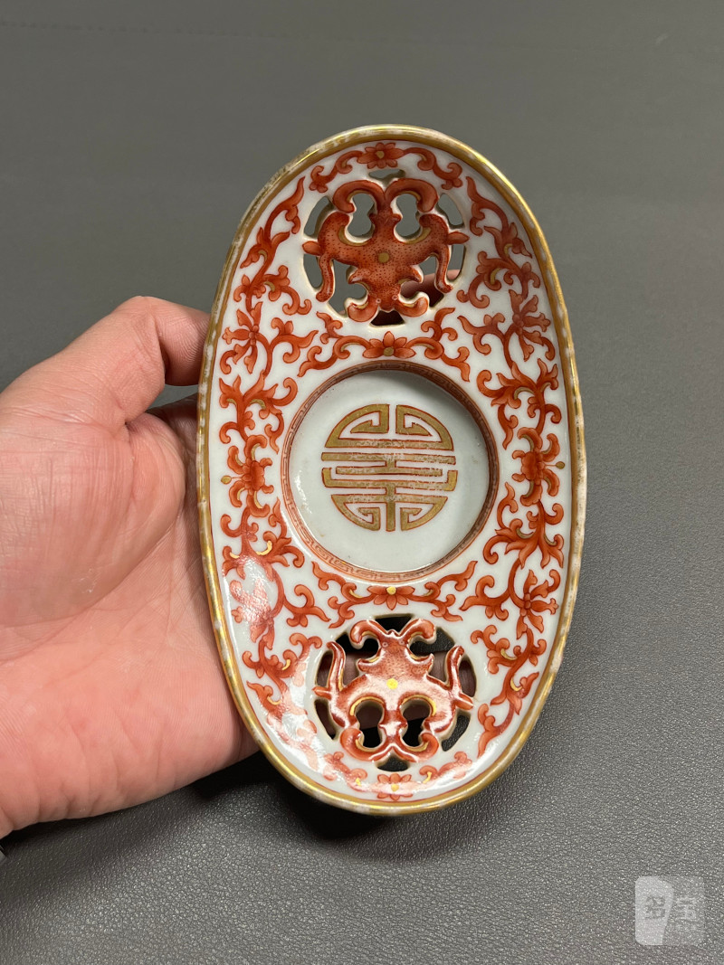 清嘉庆  矾红描金缠枝花卉寿字纹茶船（一对） - 图6